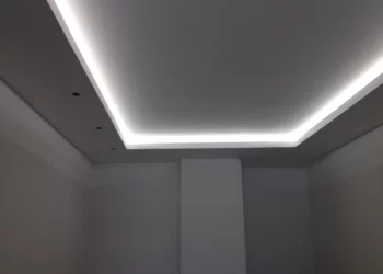 توزيع الإضاءة في غرفة المعيشة